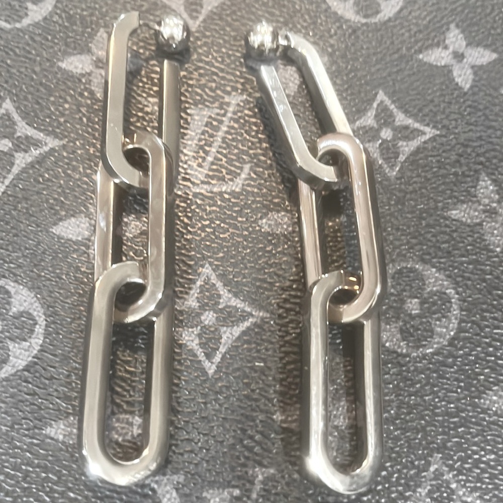 Burberry Three Link Chain Earrings
